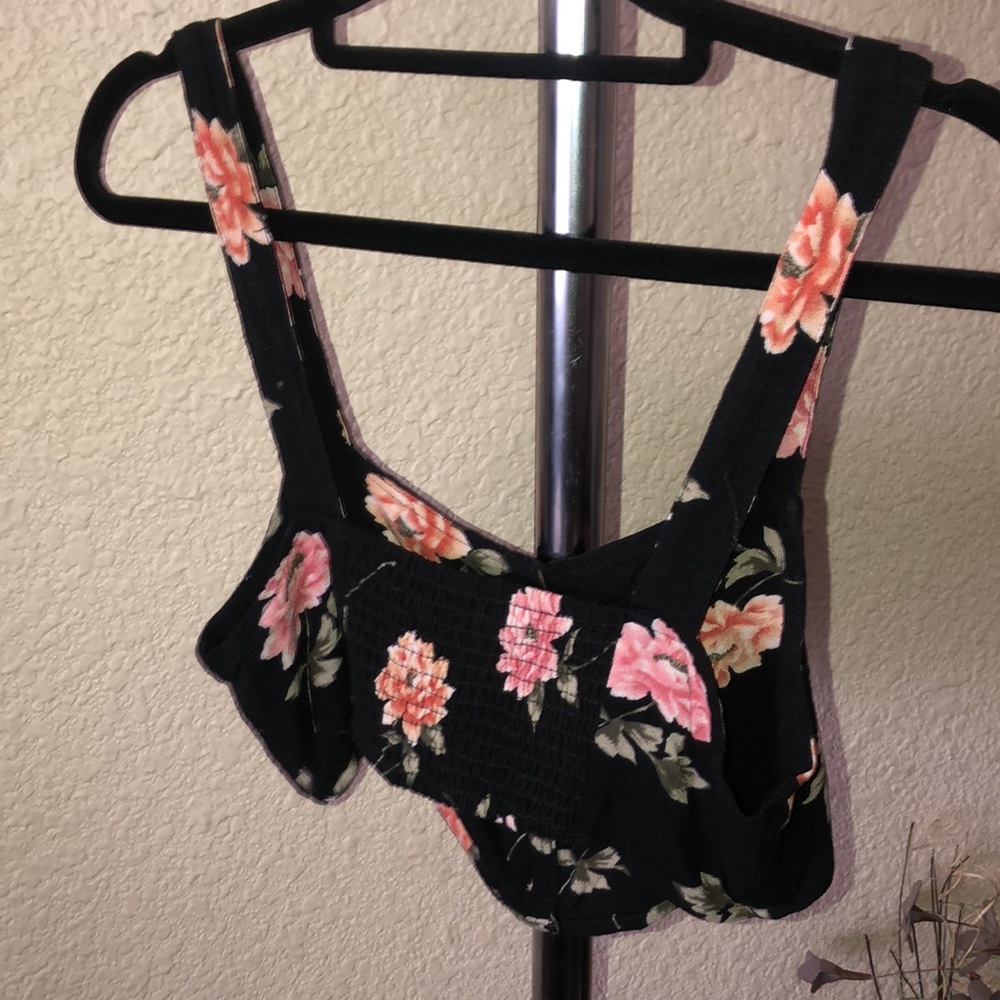 American Eagle Crop Flower Black Top - Picture 5 of 8